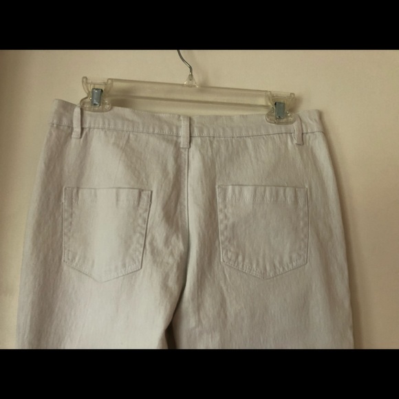 Jeans, DG2 White Stretch Skinny Jeans with ankle zippers and gold accent… - Picture 5 of 16